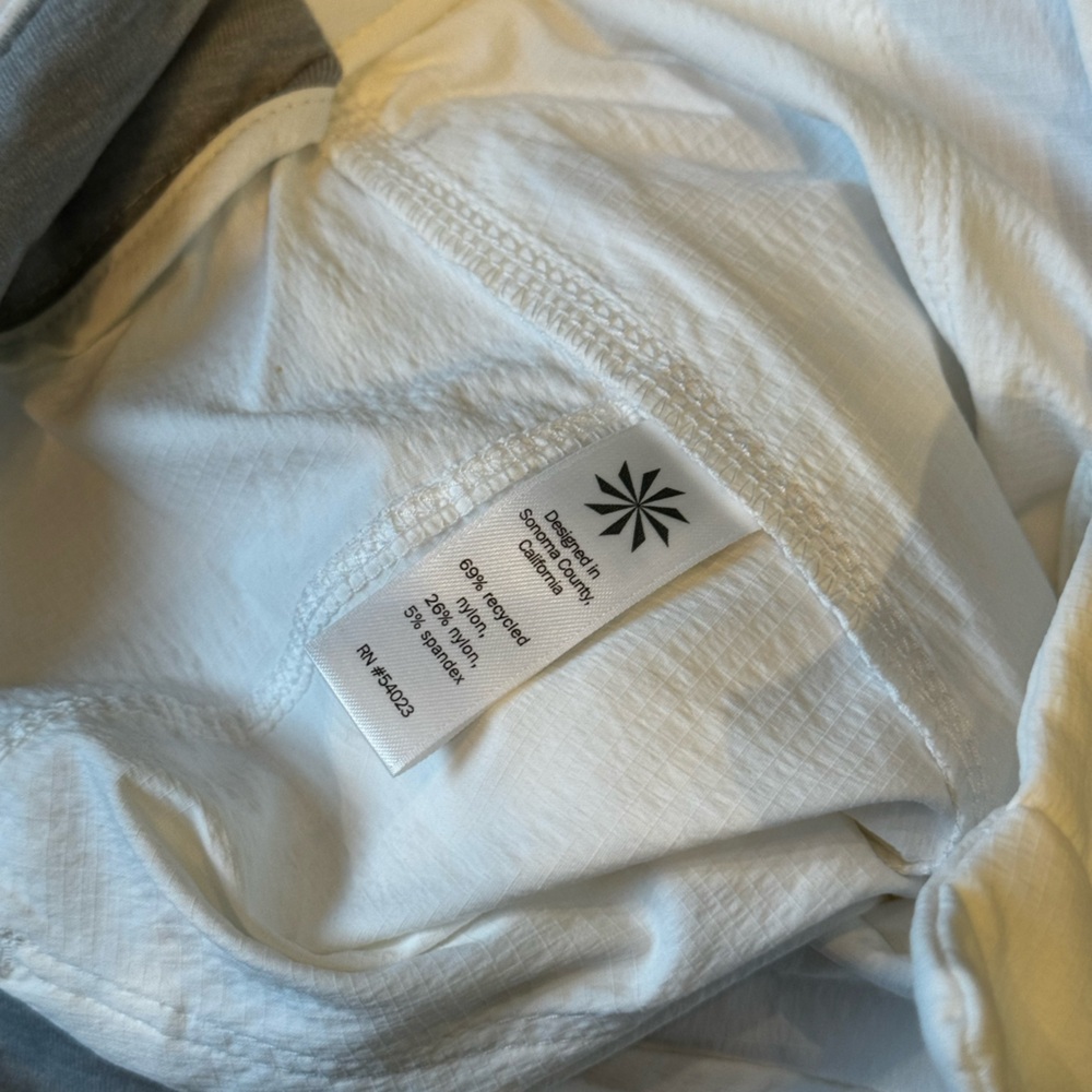 Athleta Trekkie lightweight White crops. NWT Size 8 - Picture 7 of 11